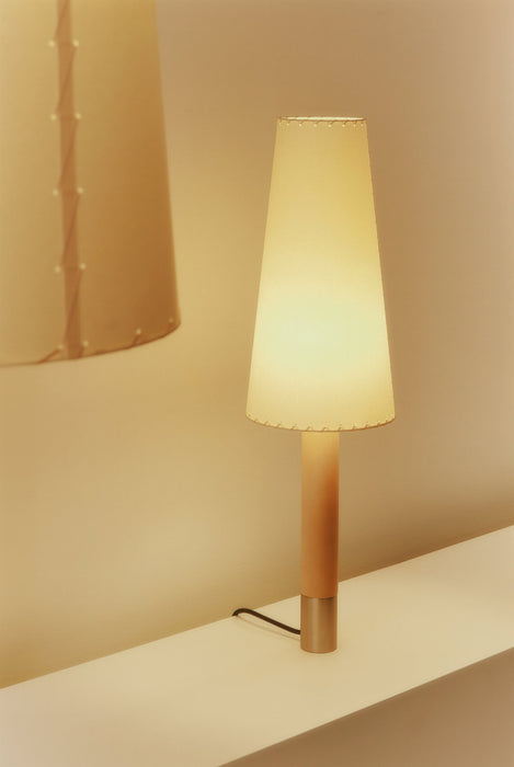Basic M2 table lamp de Santa & Cole