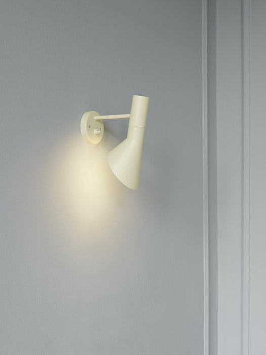 Lámpara de pared AJ