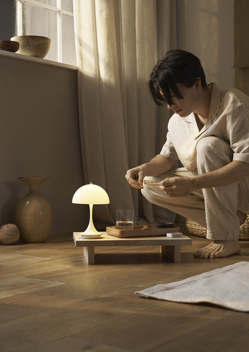 Panthella 160 Portable Lamp de Louis Poulsen