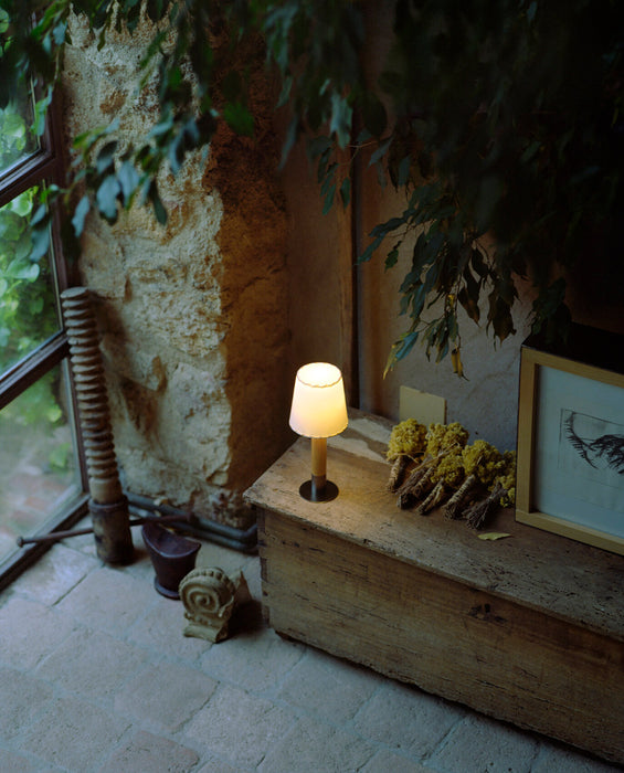 Basic M1 table lamp de Santa & Cole