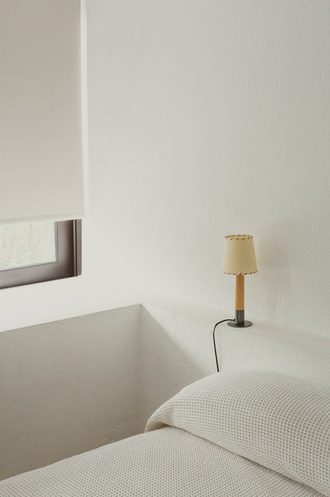 Basic M1 table lamp de Santa & Cole