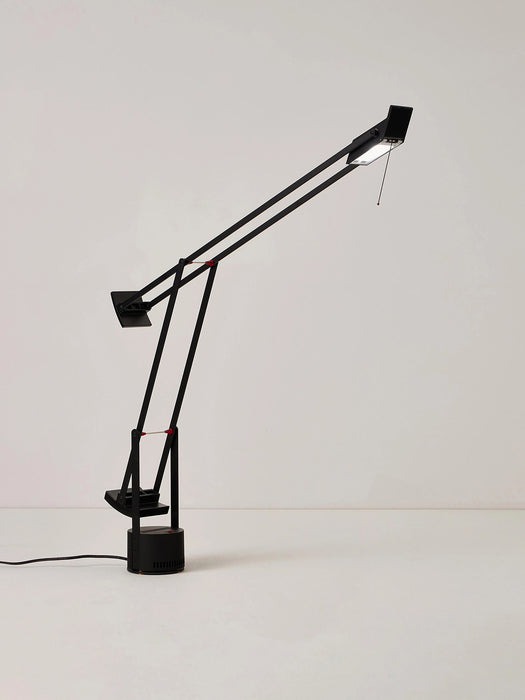 Lámpara de mesa Tizio de Artemide