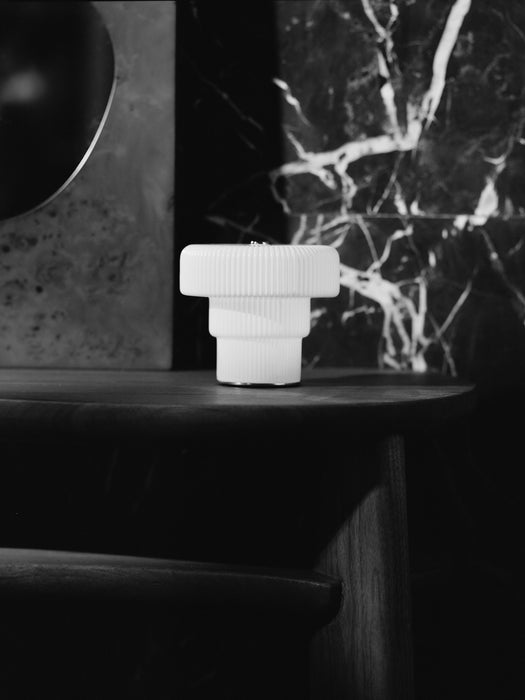 Lámpara portátil Ripple de Ferm Living