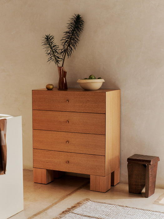 Cómoda alta Kuben de Ferm Living