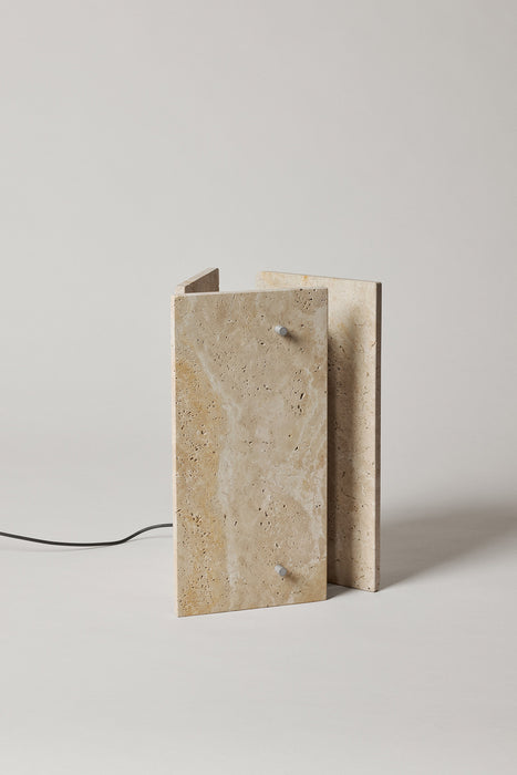 Lámpara de mesa Oeste de Ferm Living