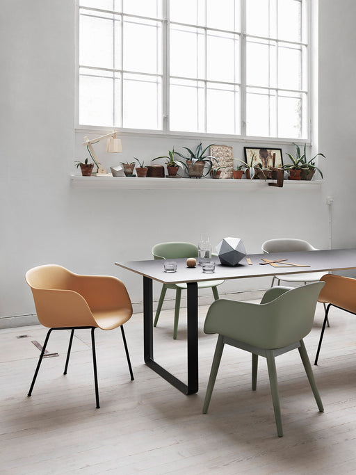Fiber Chair with arms, Oak Base Muuto