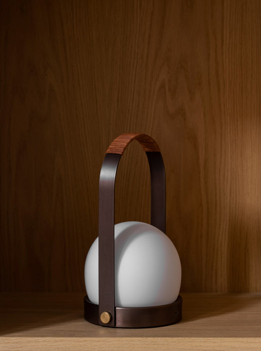 Lámpara Portátil Carrie Latón de Audo Copenhagen