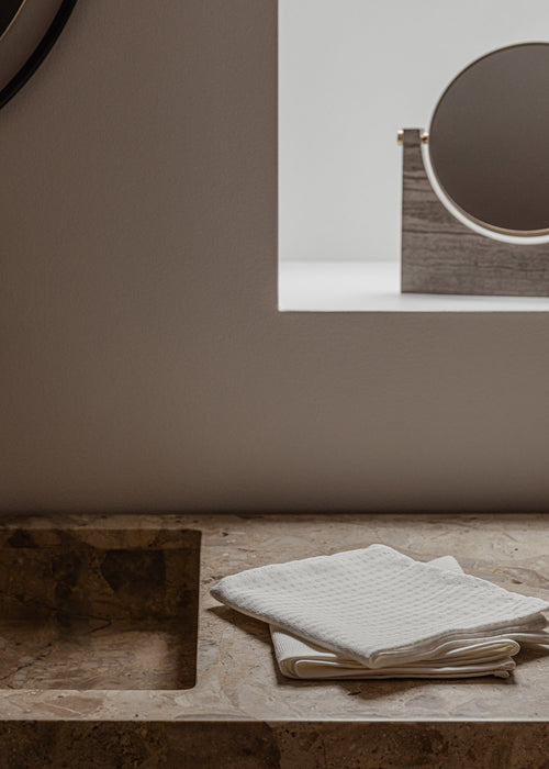 Mirror Pepe Marble de Audo Copenhagen