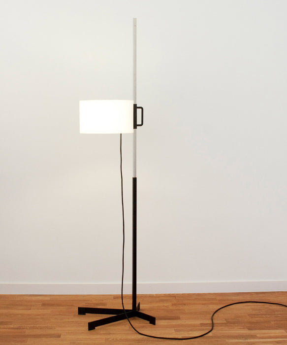 TMC floor lamp de Santa & Cole