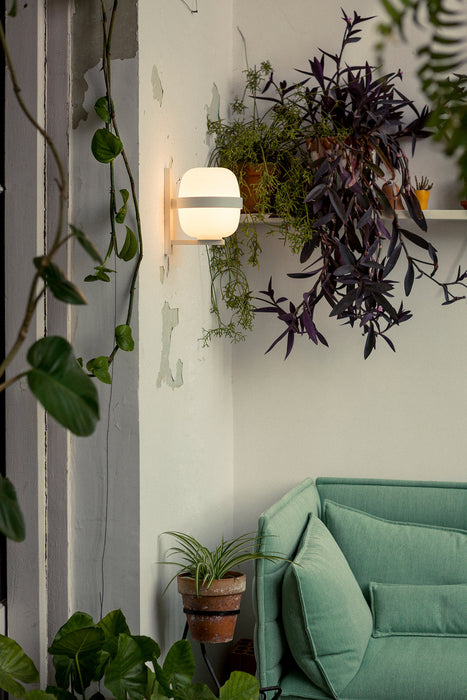 Lámpara de pared Wally Cestita