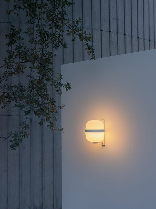 Wally Cesta wall lamp Santa & Cole