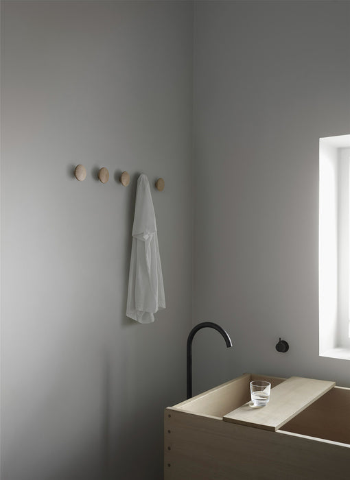 The Dots Coat Rack de Muuto
