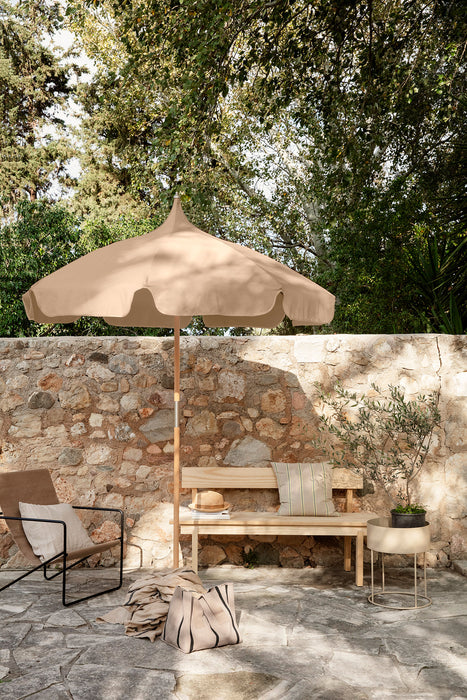 Sillón Desert Negro de Ferm Living