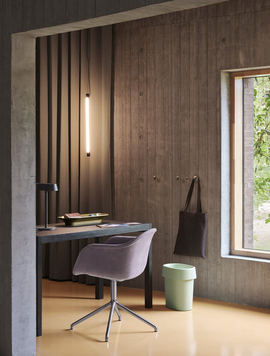 The Dots Metal Coat Rack de Muuto