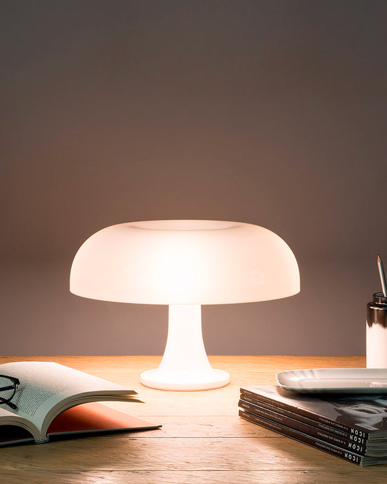 Lámpara de mesa Nessino de Artemide