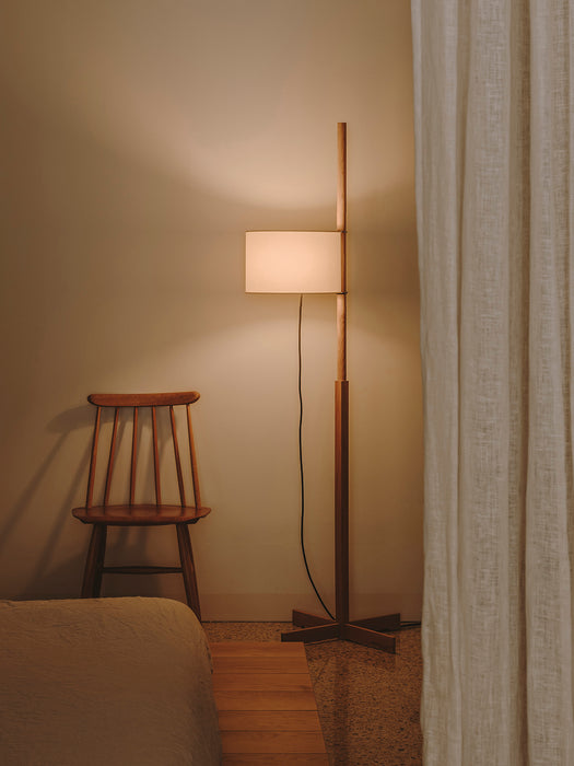 TMM floor lamp de Santa & Cole