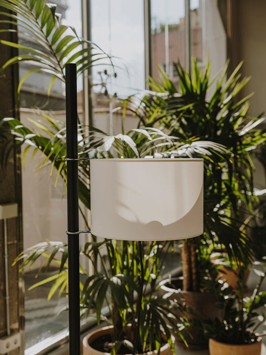 TMM floor lamp de Santa & Cole