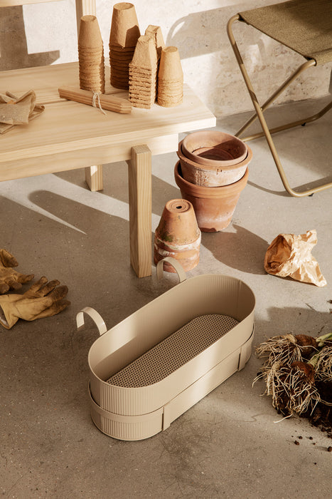 Macetero Bau Balcony Box de Ferm Living