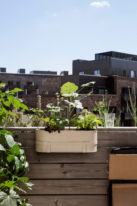 Macetero Bau Balcony Box de Ferm Living