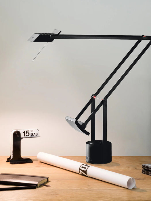 Lámpara de mesa Tizio