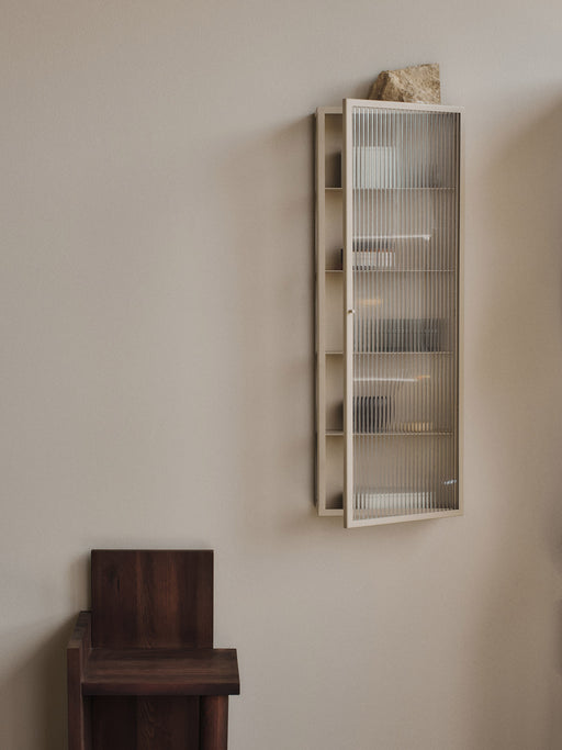 Vitrina Haze de pared alta Ferm Living