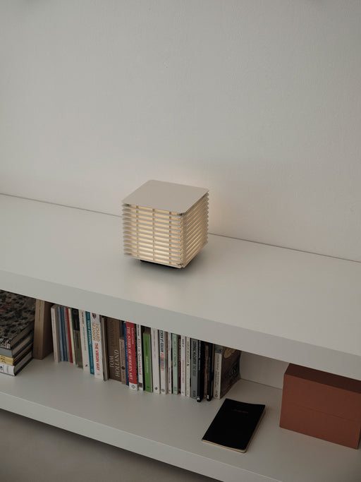 Lámpara de mesa Shiro 17 interior Santa & Cole