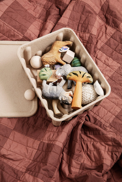 Animales tallados a mano