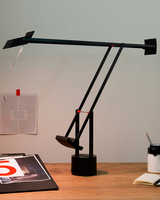 Lámpara de mesa Tizio